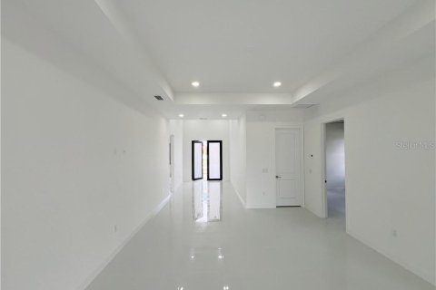 Villa ou maison à vendre à Cape Coral, Floride: 4 chambres, 176.89 m2 № 2402885 - photo 6