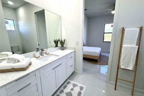 Villa ou maison à vendre à Cape Coral, Floride: 4 chambres, 176.89 m2 № 2402885 - photo 12