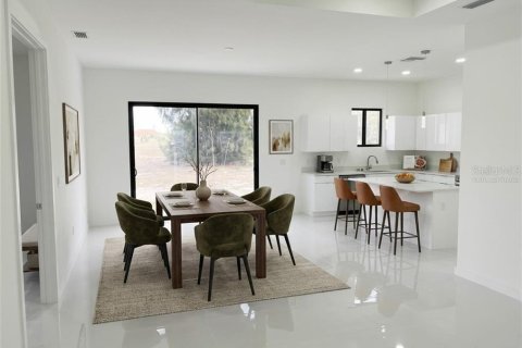 Villa ou maison à vendre à Cape Coral, Floride: 4 chambres, 176.89 m2 № 2402885 - photo 3
