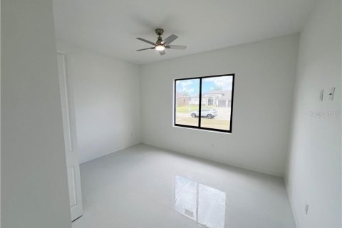 Villa ou maison à vendre à Cape Coral, Floride: 4 chambres, 176.89 m2 № 2402885 - photo 9