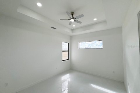 Villa ou maison à vendre à Cape Coral, Floride: 4 chambres, 176.89 m2 № 2402885 - photo 23