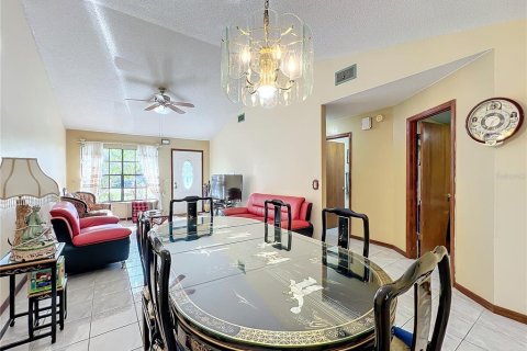 House in Orlando, Florida 3 bedrooms, 116.13 sq.m. № 1528771 - photo 10