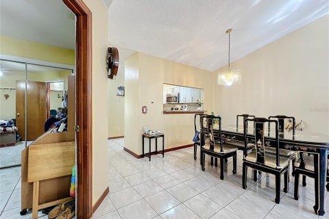 House in Orlando, Florida 3 bedrooms, 116.13 sq.m. № 1528771 - photo 12
