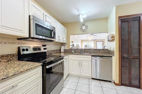 House in Orlando, Florida 3 bedrooms, 116.13 sq.m. № 1528771 - photo 24