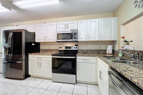 House in Orlando, Florida 3 bedrooms, 116.13 sq.m. № 1528771 - photo 19
