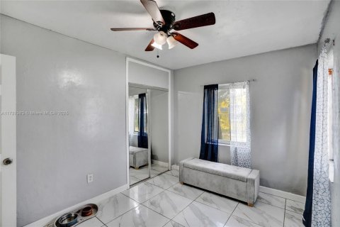 House in Miami Gardens, Florida 4 bedrooms, 111.48 sq.m. № 1858544 - photo 29