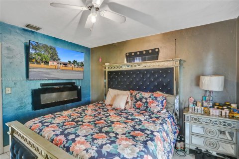 House in Miami Gardens, Florida 4 bedrooms, 111.48 sq.m. № 1858544 - photo 19