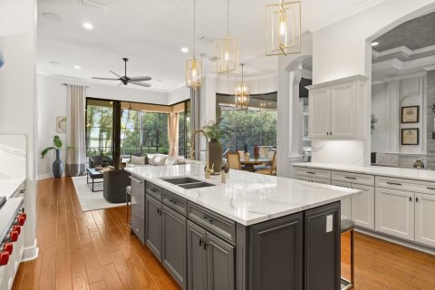 Casa en venta en Orlando, Florida, 5 dormitorios, 372.54 m2 № 2091627 - foto 19