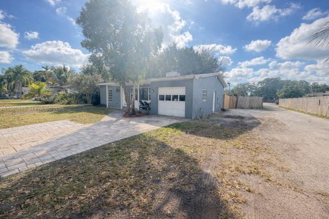 Casa en venta en Hollywood, Florida, 2 dormitorios, 87.98 m2 № 2081019 - foto 3