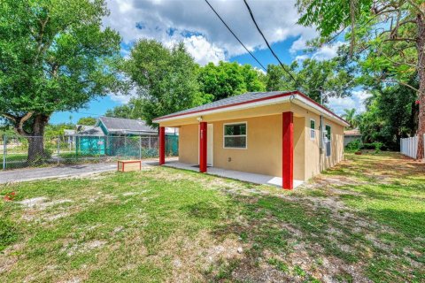 Casa en venta en Bradenton, Florida, 2 dormitorios, 62.43 m2 № 2224889 - foto 3