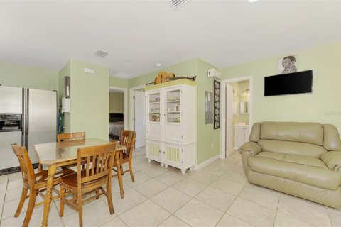 Casa en venta en Bradenton, Florida, 2 dormitorios, 62.43 m2 № 2224889 - foto 9