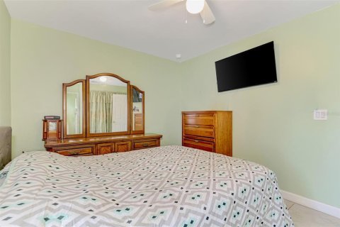 Casa en venta en Bradenton, Florida, 2 dormitorios, 62.43 m2 № 2224889 - foto 17