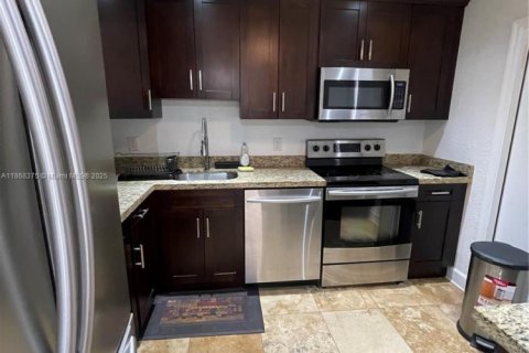 Condominio en alquiler en Hallandale Beach, Florida, 2 dormitorios, 85.47 m2 № 1928365 - foto 6