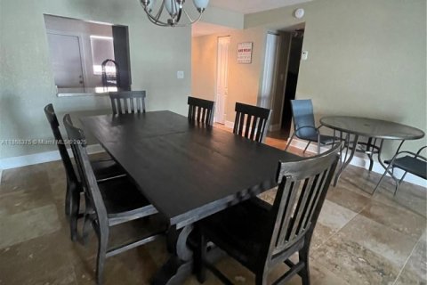 Condominio en alquiler en Hallandale Beach, Florida, 2 dormitorios, 85.47 m2 № 1928365 - foto 8