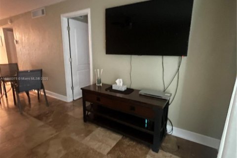 Condominio en alquiler en Hallandale Beach, Florida, 2 dormitorios, 85.47 m2 № 1928365 - foto 10