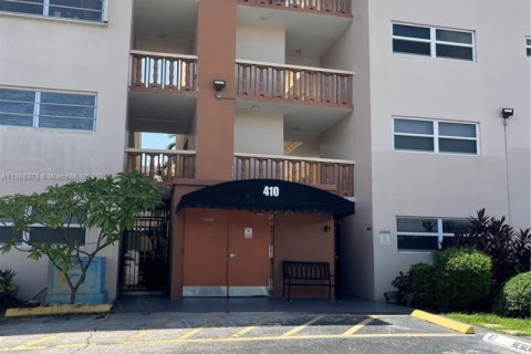 Condominio en alquiler en Hallandale Beach, Florida, 2 dormitorios, 85.47 m2 № 1928365 - foto 21