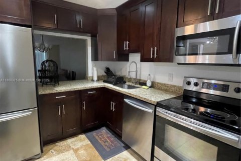 Condominio en alquiler en Hallandale Beach, Florida, 2 dormitorios, 85.47 m2 № 1928365 - foto 24