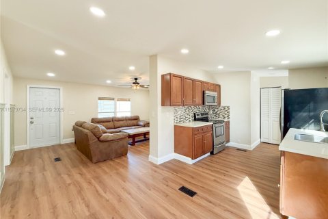 Casa en venta en Homestead, Florida, 3 dormitorios № 2044105 - foto 12