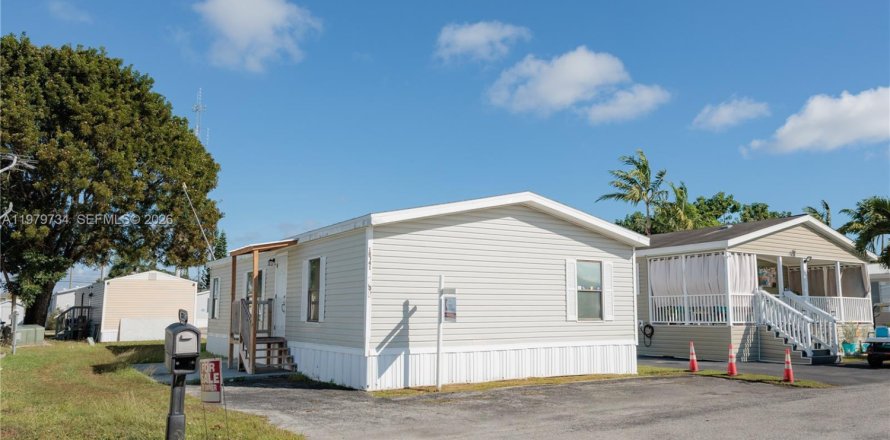 Casa en Homestead, Florida 3 dormitorios № 2044105