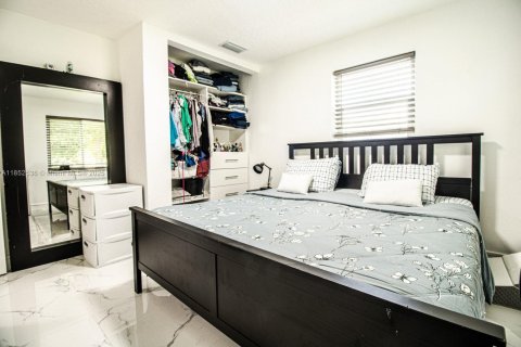 Villa ou maison à vendre à Davie, Floride: 4 chambres, 120.77 m2 № 2186233 - photo 6