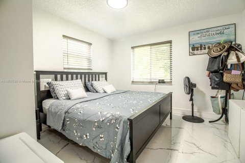 Villa ou maison à vendre à Davie, Floride: 4 chambres, 120.77 m2 № 2186233 - photo 5