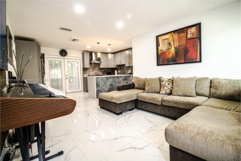 Villa ou maison à Davie, Floride 4 chambres, 120.77 m2 № 2186233