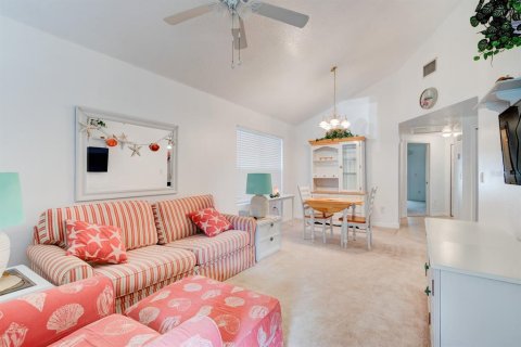 House in Port Orange, Florida 2 bedrooms, 77.67 sq.m. № 1806532 - photo 5