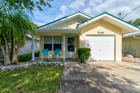 House in Port Orange, Florida 2 bedrooms, 77.67 sq.m. № 1806532 - photo 1