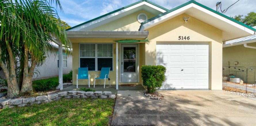 House in Port Orange, Florida 2 bedrooms, 77.67 sq.m. № 1806532