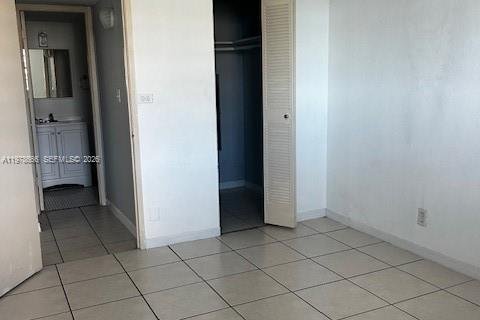 Condo in Miami, Florida, 1 bedroom  № 2044713 - photo 8