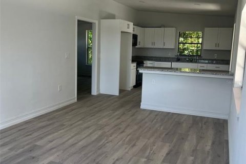 House in Orlando, Florida 3 bedrooms, 95.41 sq.m. № 1544701 - photo 4