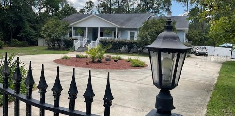 House in Keystone Heights, Florida 4 bedrooms, 246.47 sq.m. № 1876544