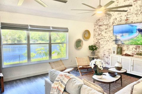 Casa en alquiler en St. Lucie, Florida, 3 dormitorios, 174.28 m2 № 1950234 - foto 5