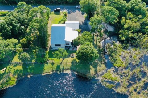 Casa en St. Lucie, Florida 3 dormitorios, 174.28 m2 № 1950234