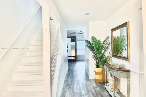 Casa en alquiler en St. Lucie, Florida, 3 dormitorios, 174.28 m2 № 1950234 - foto 16