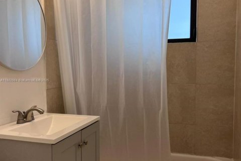 Casa en venta en Fort Lauderdale, Florida, 3 dormitorios, 128.76 m2 № 1944624 - foto 13