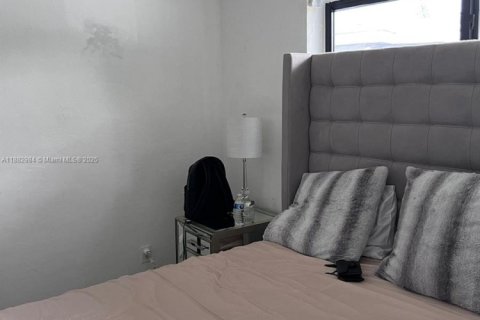 Casa en venta en Fort Lauderdale, Florida, 3 dormitorios, 128.76 m2 № 1944624 - foto 11