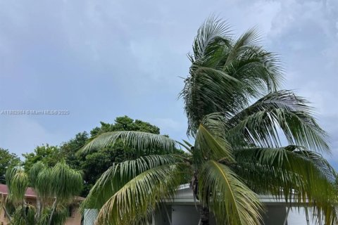 Casa en venta en Fort Lauderdale, Florida, 3 dormitorios, 128.76 m2 № 1944624 - foto 2