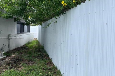 Casa en venta en Fort Lauderdale, Florida, 3 dormitorios, 128.76 m2 № 1944624 - foto 17