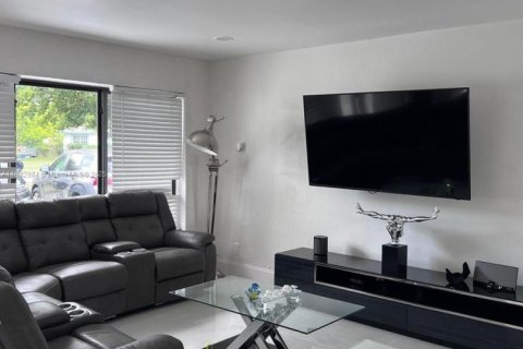 Casa en venta en Fort Lauderdale, Florida, 3 dormitorios, 128.76 m2 № 1944624 - foto 5