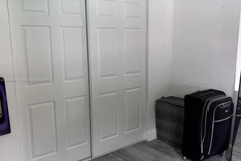 Casa en venta en Fort Lauderdale, Florida, 3 dormitorios, 128.76 m2 № 1944624 - foto 12