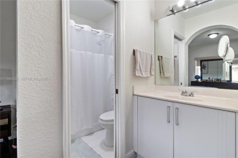 Купить таунхаус в Майами, Флорида 2 спальни, 104.98м2, № 2045500 - фото 14