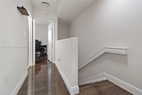 Купить таунхаус в Майами, Флорида 2 спальни, 104.98м2, № 2045500 - фото 10