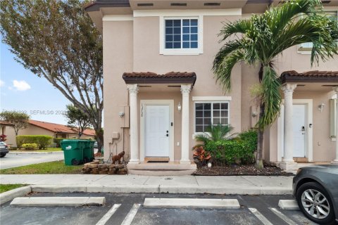 Touwnhouse à Miami, Floride 2 chambres, 104.98 m2 № 2045500