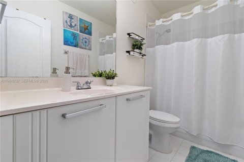 Купить таунхаус в Майами, Флорида 2 спальни, 104.98м2, № 2045500 - фото 16