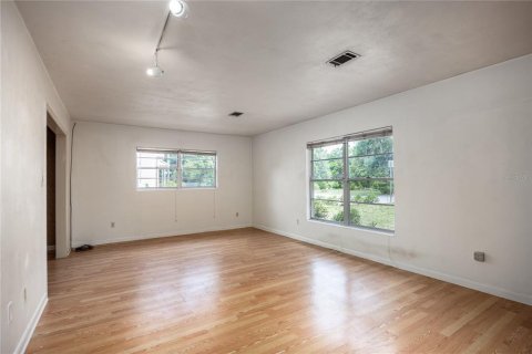House in Gainesville, Florida 3 bedrooms, 234.86 sq.m. № 1782354 - photo 8