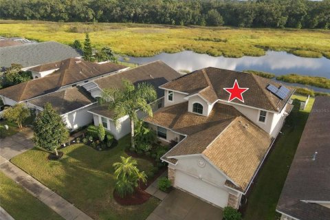 Casa en New Port Richey, Florida 3 dormitorios, 211.82 m2 № 2380452
