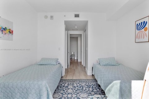 Condo in Miami, Florida, 3 bedrooms  № 1957229 - photo 20