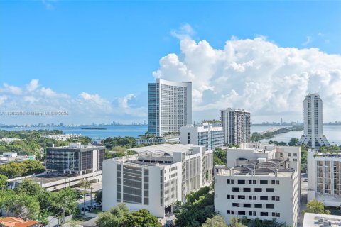 Condo in Miami, Florida, 3 bedrooms  № 1957229 - photo 7