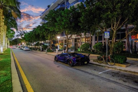 Condo in Miami, Florida, 3 bedrooms  № 1957229 - photo 25